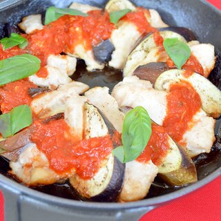 ストウブ鍋でイタリアン♪塩麹チキンと茄子のグリル